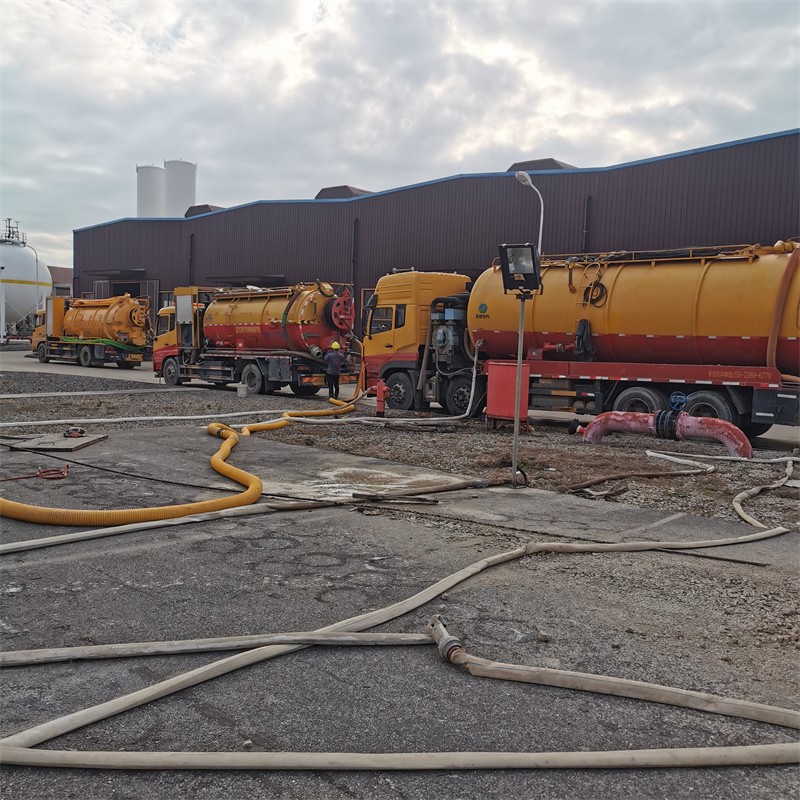 墨脱污水池清理