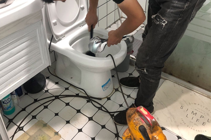 墨脱马桶堵塞自己疏通还是找师傅?专业上门服务让你省时更省心